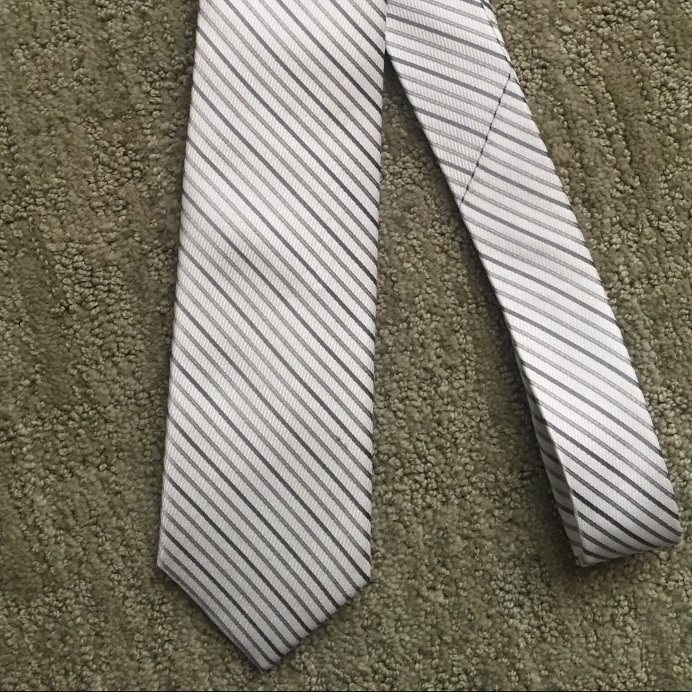 English Laundry Gray and Silver Striped Men’s Tie
